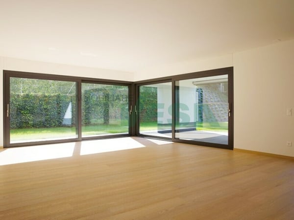 Magnifico attico 4,5 locali con grande terrazza e parziale vista lago 12