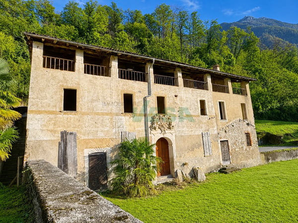 Bel terreno edificabile in splendida posizione tranquilla e soleggiata 2