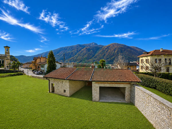 Bel terreno edificabile in splendida posizione tranquilla e soleggiata 4