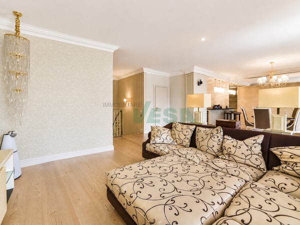 Elegante appartamento duplex di 4,5 locali con magnifica vista 2