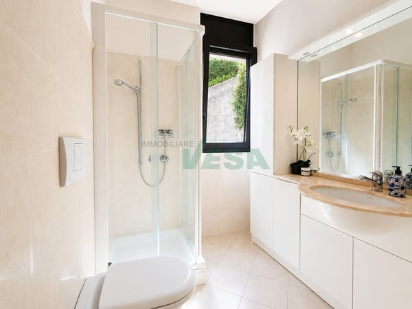 Bel appartamento 6,5 locali con giardino in tranquilla zona collinare 12