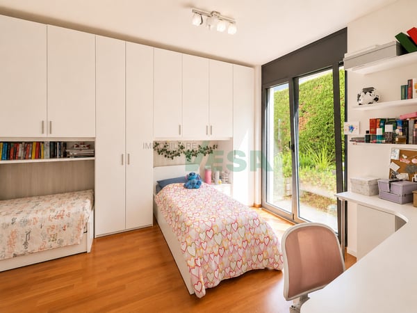 Bel appartamento 6,5 locali con giardino in tranquilla zona collinare 9