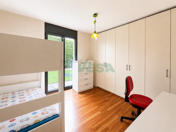 Bel appartamento 6,5 locali con giardino in tranquilla zona collinare 11