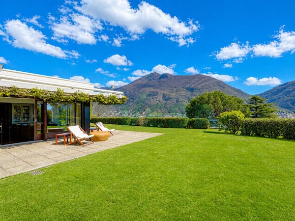 Splendido attico 6,5 locali con fantastica vista lago e bel giardino 3