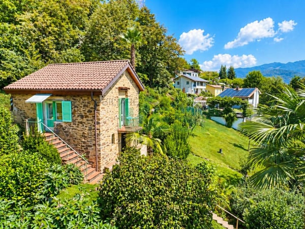 Proprietà di charme con villa, bel rustico e ampio terreno edificabile 7