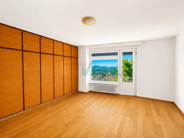Ampia casa con 3 appartamenti di diverse dimensioni, con bella vista 8