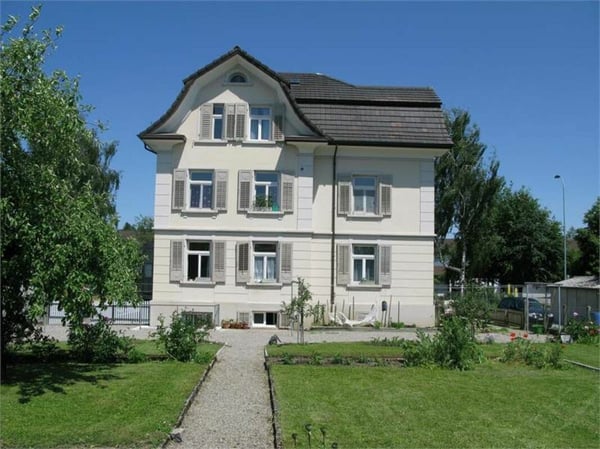 Modern renovierte Wohnung mit Charme 1