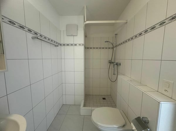 Grosszügiges Wohnen im Grünen 6