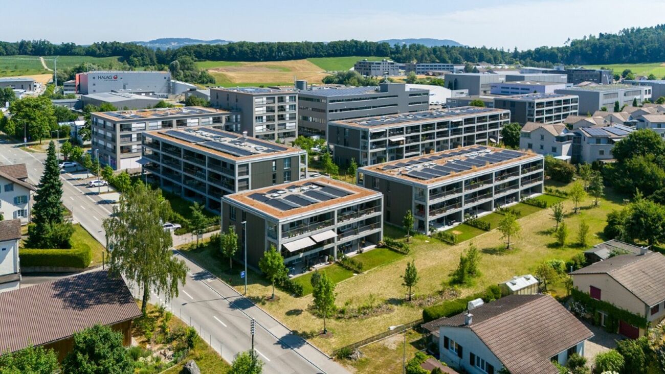 Wohngenuss im Blumenpark - Erdgeschosswohnung mit zwei Sitzplätzen