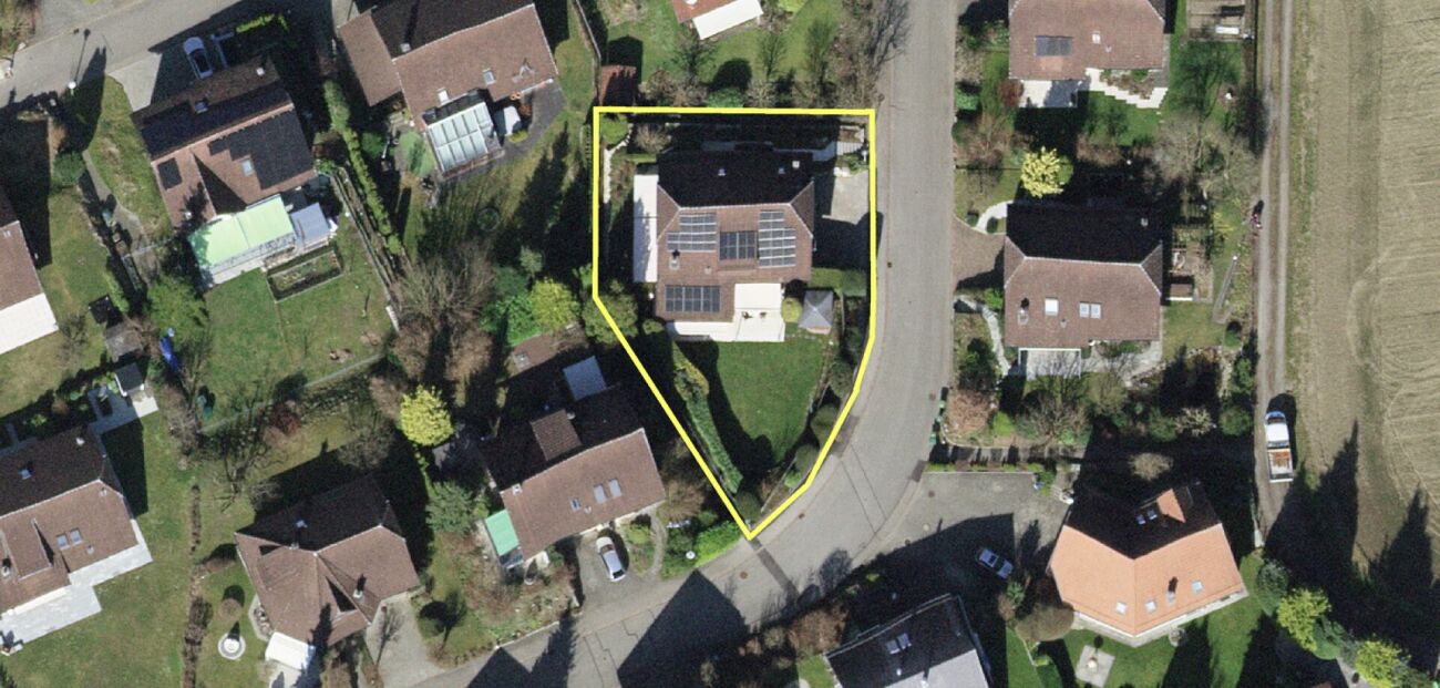 Sehr gepflegtes 7.5-Zi.-Einfamilienhaus mit wunderschönem Garten