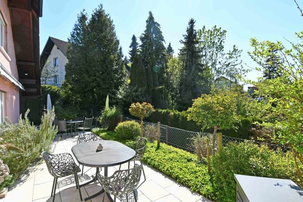 Sehr gepflegtes 7.5-Zi.-Einfamilienhaus mit wunderschönem Garten 2
