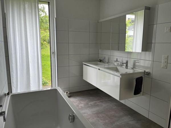 Exklusive Erdgeschosswohnung mit riesigem Balkon und toller Aussicht 8
