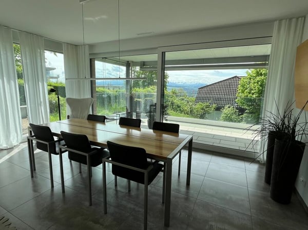 Exklusive Erdgeschosswohnung mit riesigem Balkon und toller Aussicht 4