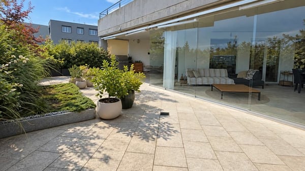 240 m² | 5.5-Zimmer-Eigentumswohnung mit grosser Terrasse 18