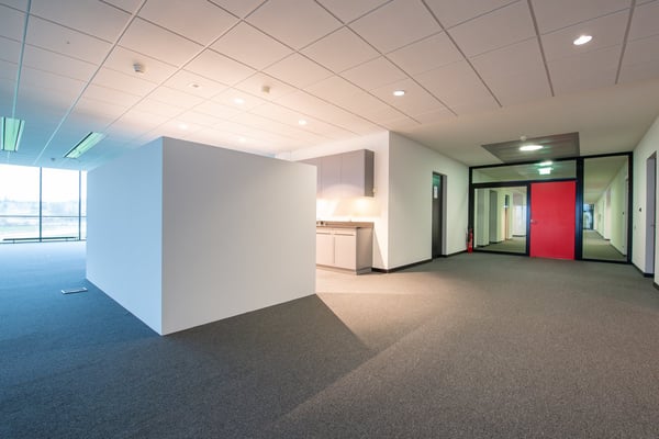 Vollständig ausgebaute Büros mit Blick auf Flugplatz Dübendorf 7