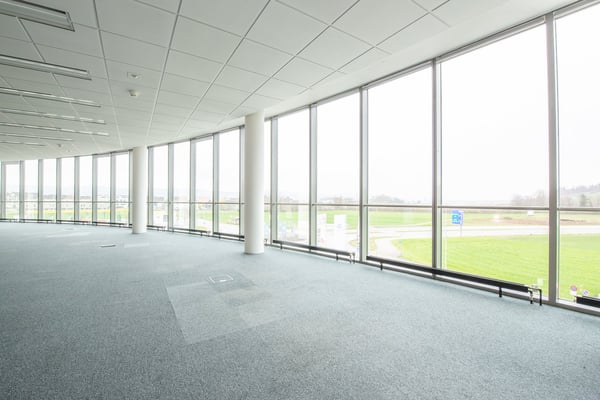 Vollständig ausgebaute Büros mit Blick auf Flugplatz Dübendorf 3