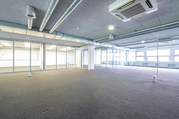 Premium Lagerhalle mit Verladerampe sowie Warenlift 3