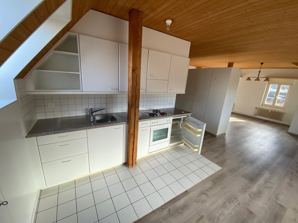 Ideal für Studenten - 2-Zimmerdachwohnung neben Bahnhof Bümpliz Süd 2