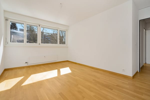 Moderne 1.5 Zimmerwohnung mit Loggia am Bahnhof Bümpliz Nord 4