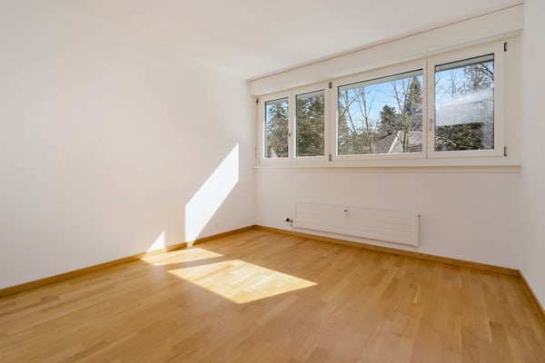 Moderne 1.5 Zimmerwohnung mit Loggia am Bahnhof Bümpliz Nord 3