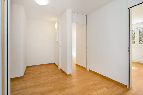 Moderne 1.5 Zimmerwohnung mit Loggia am Bahnhof Bümpliz Nord 2