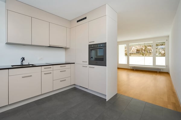 Moderne 1.5 Zimmerwohnung mit Loggia am Bahnhof Bümpliz Nord 6