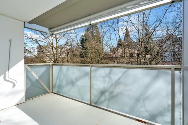 Moderne 1.5 Zimmerwohnung mit Loggia am Bahnhof Bümpliz Nord 7