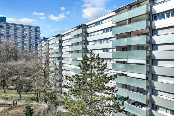 Moderne 1.5 Zimmerwohnung mit Loggia am Bahnhof Bümpliz Nord 1