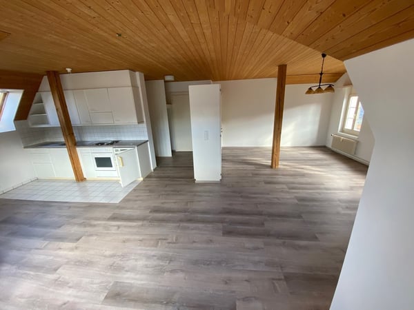 Ideal für Studenten - 2-Zimmerdachwohnung neben Bahnhof Bümpliz Süd 4