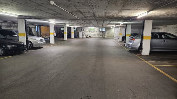 Günstiger Einstellhallenplatz in 3008 Bern! 2