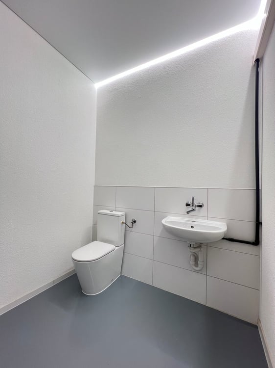 Bürofläche mit grosser Schaufensterfront für Marketing 4