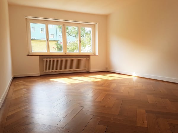 Renovierte 1.0 ZWG mit Blick ins Grüne und auf die Aare