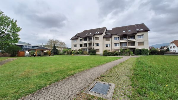 Grosszügiges Wohnen mit viel Licht und Privatsphäre in Dulliken