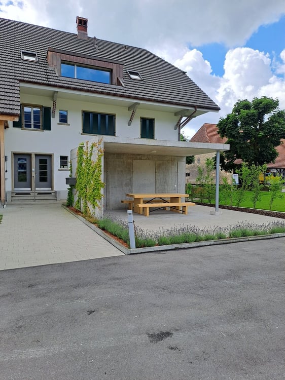 Moderne 4.5-Zimmerwohnung - Top Anschluss an den Verkehr