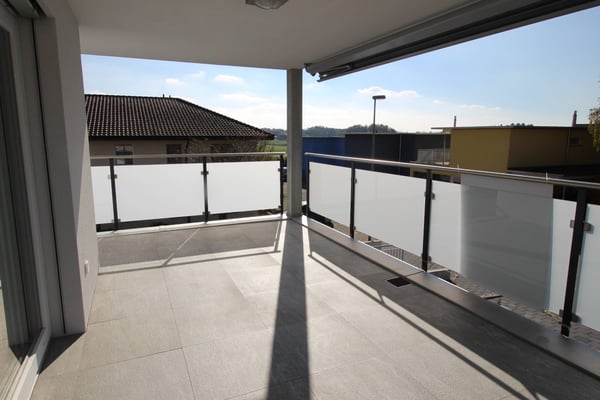 Moderne Wohnung mit grossem Balkon 9