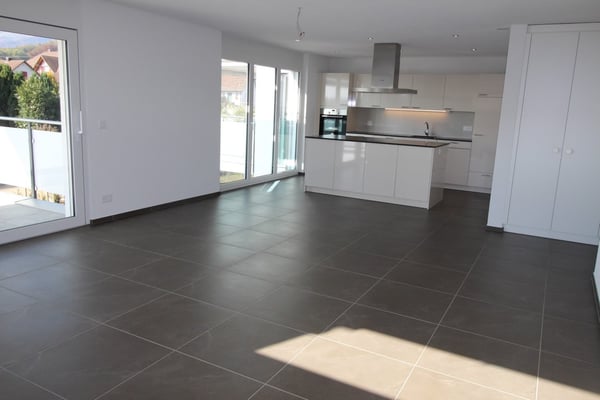 Moderne Wohnung mit grossem Balkon 4