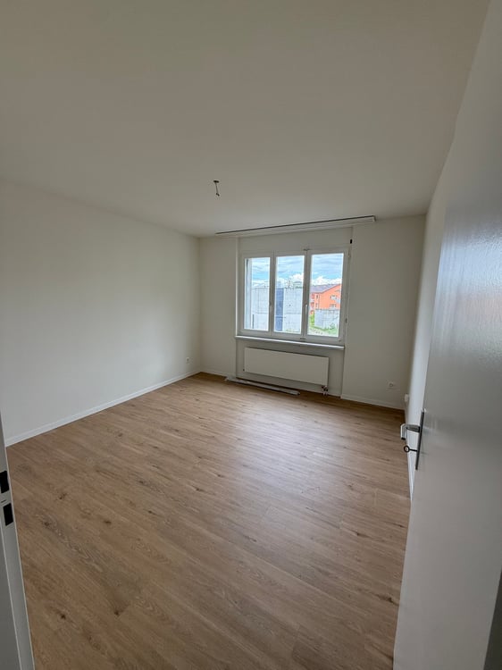 Helle und frisch renovierte 5.5-Zimmerwohnung an zentraler Lage 6