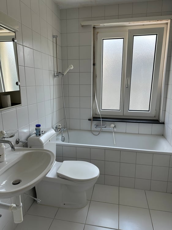 Schöne 4.5-Zimmerwohnung an ruhiger aber doch zentraler Lage! 7