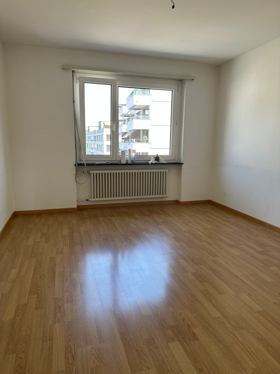 Schöne 4.5-Zimmerwohnung an ruhiger aber doch zentraler Lage! 3
