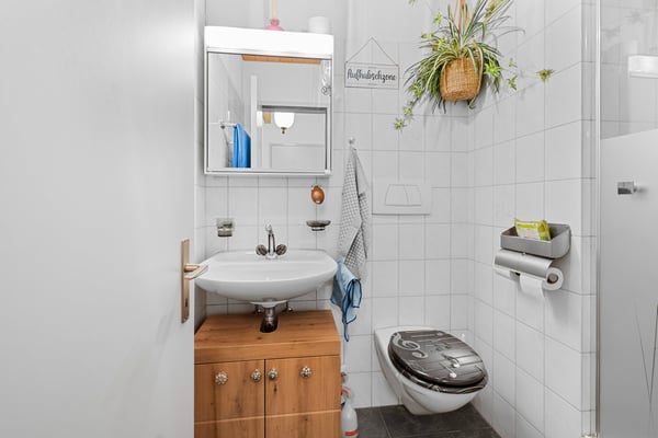 Moderne 1.5-Zimmer-Wohnung mit Balkon und Garage in Buttikon SZ 13