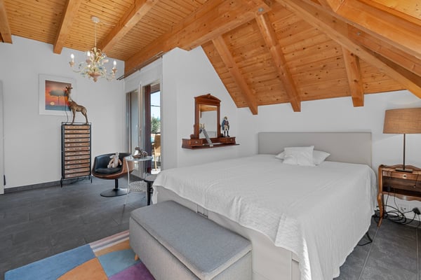 Moderne 1.5-Zimmer-Wohnung mit Balkon und Garage in Buttikon SZ 19