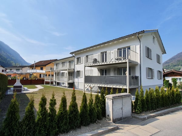 Gemütliche 2.5-Zimmer-Wohnung mit Balkon in Niederurnen 1