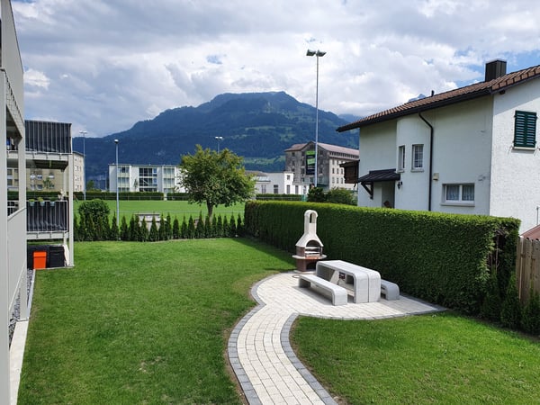 Gemütliche 2.5-Zimmer-Wohnung mit Balkon in Niederurnen 2