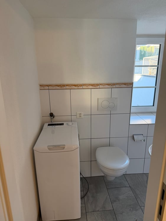 Gemütliche 2.5-Zimmer-Wohnung in ruhiger Lage in Schwanden GL 8