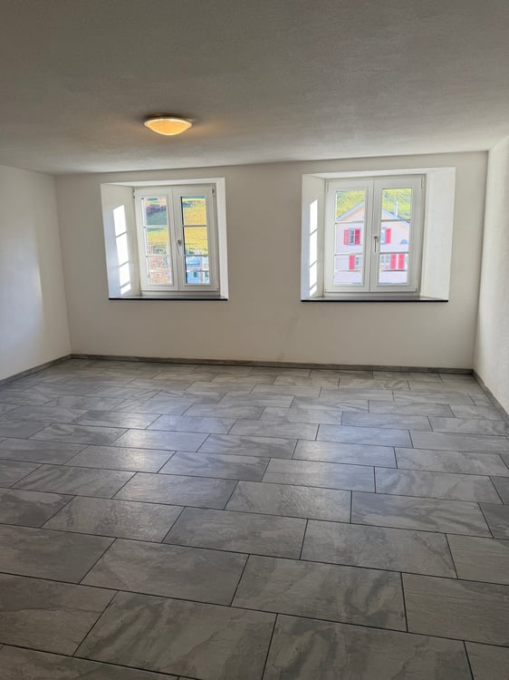 Gemütliche 2.5-Zimmer-Wohnung in ruhiger Lage in Schwanden GL 6