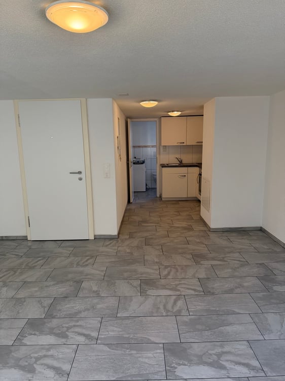 Gemütliche 2.5-Zimmer-Wohnung in ruhiger Lage in Schwanden GL 5