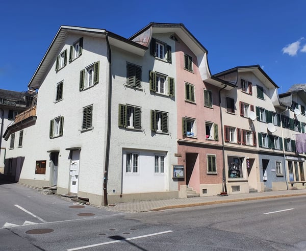 Gemütliche 2.5-Zimmer-Wohnung in ruhiger Lage in Schwanden GL 1