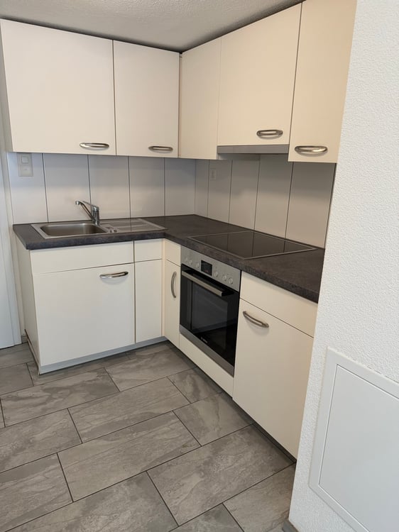 Gemütliche 2.5-Zimmer-Wohnung in ruhiger Lage in Schwanden GL 2