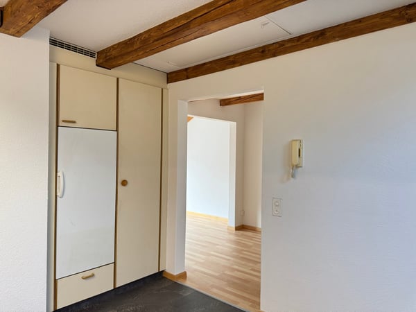 Charmante 2.5-Zimmer-Dachwohnung in Glarus 3