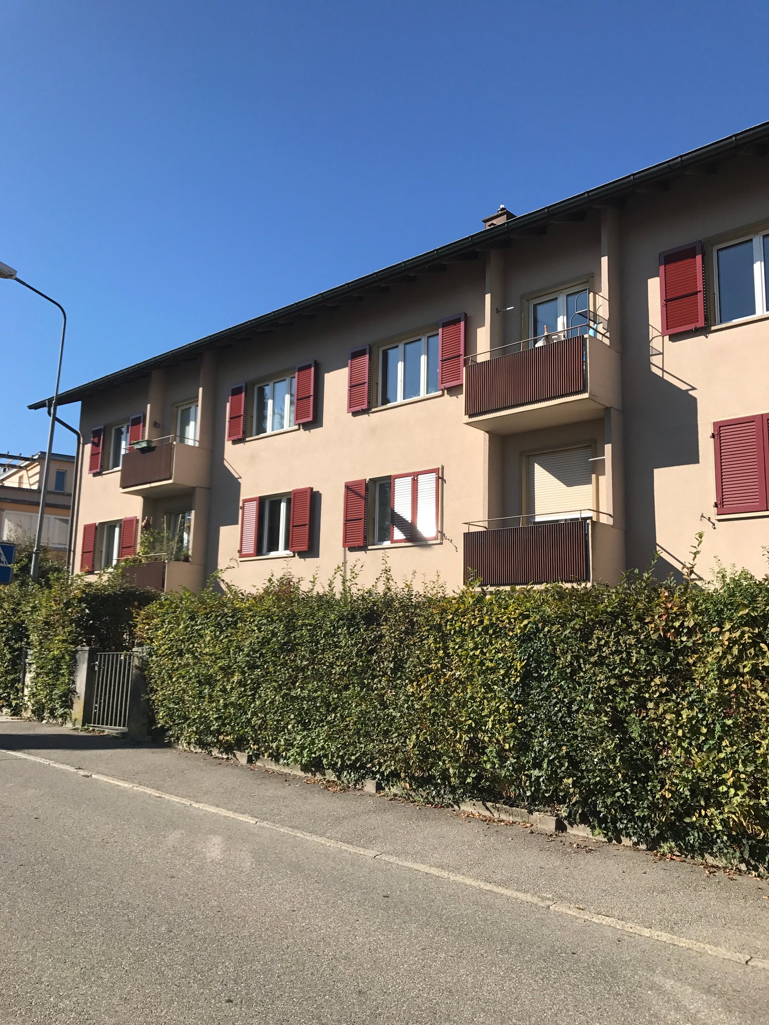 Bild Sanierte, geräumige 3 1/2-Zimmer Wohnung mit grossem Balkon